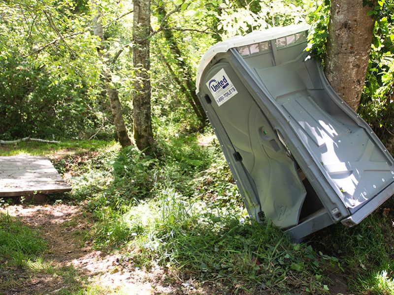 inverness_tennis_club_porta_potty