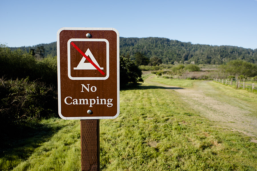 no_camping_sign_giacomini_wetlands