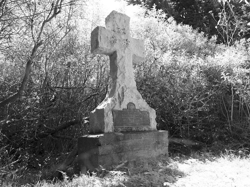 sir_francis_drake_cross_drakes_beach
