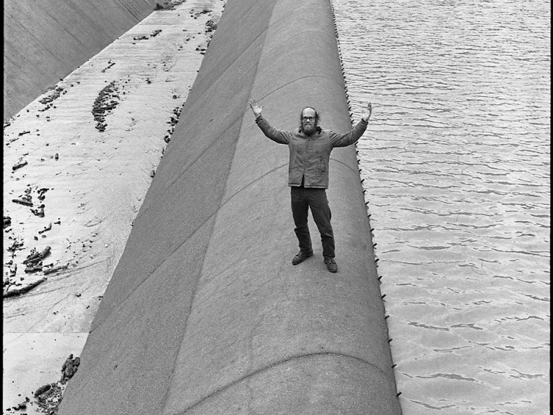 webc1978_art_rogers_family_album_7677_drought_derek_adams_on_nicasio_dam_spillway_3